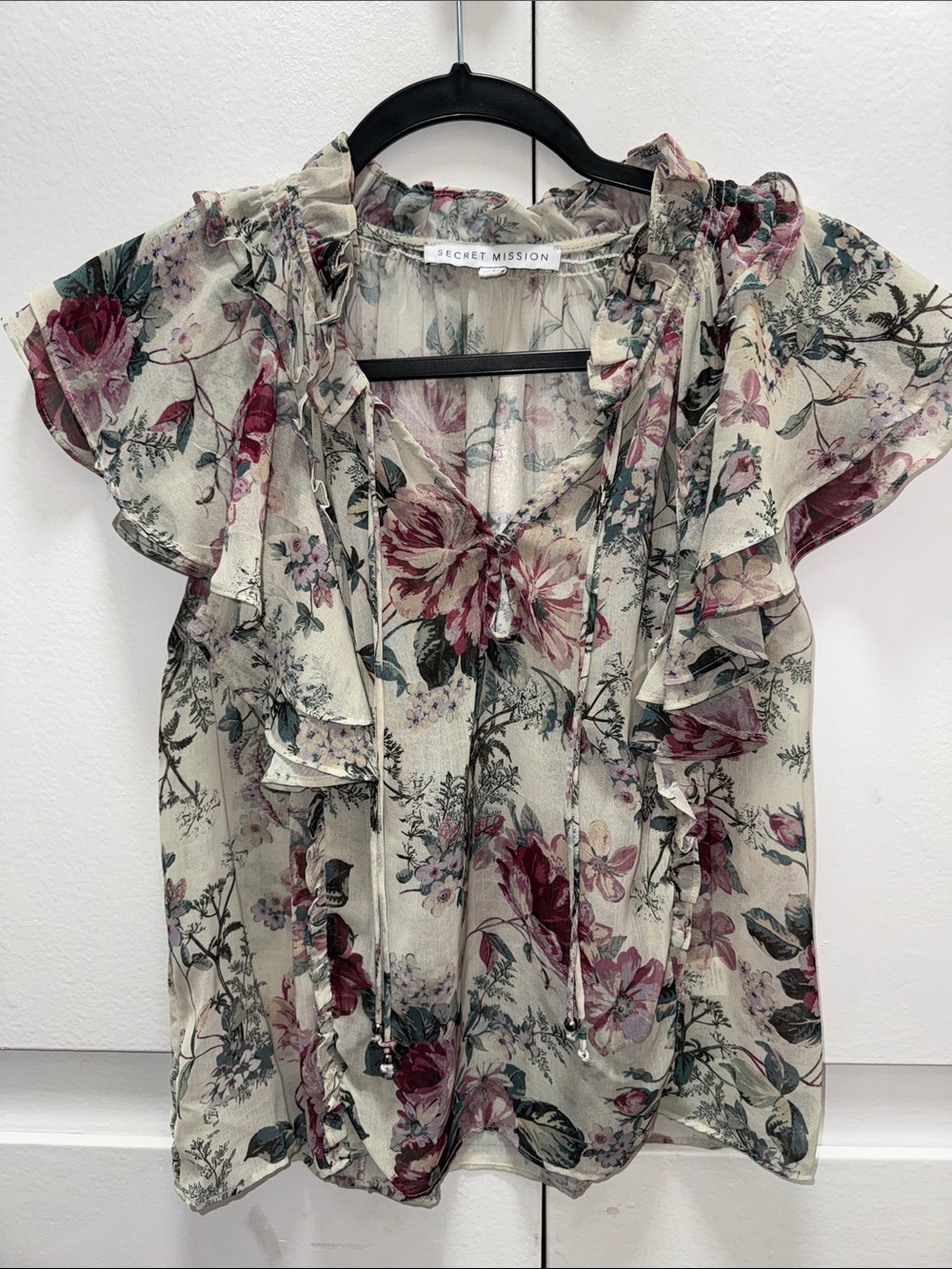 Secret Mission Floral Ruffle Sleeve Blouse - Cream with Rose Print
